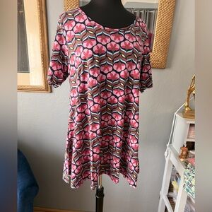 NWT!! 💗🖤 LuLaRoe Pink and Black Floral Tunic